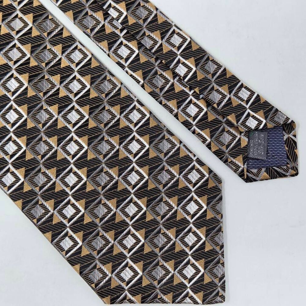 ORVIETO CANADA SILK TIE TAN WHITE TEXTURED GEOMETRIC SATIN LUXURY 4" X 59"
